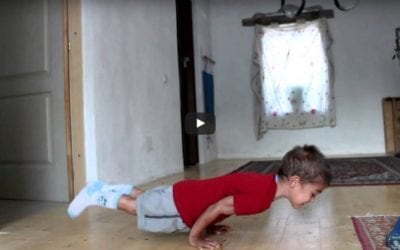 This Five-Year-Old’s 90 Degree Push-Ups Are Truly Unbelievable. I Feel Weak.